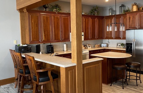 Clear Lake House | 6 Bedroom Home with Beautiful View and close to many amenities