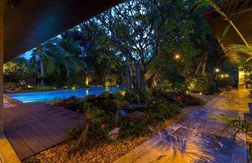Hua Hin Villa | 6 Bedroom Luxury Villa on Golf Course PH125