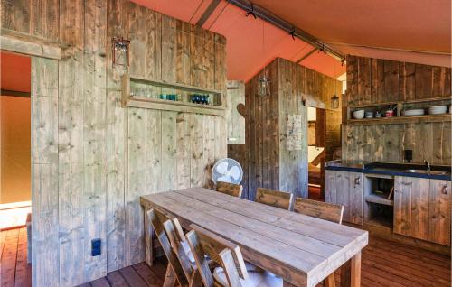 Carces House | 6 Bedroom Pet Friendly Home In Carcès