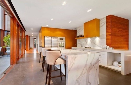 Surfers Paradise House | 6 Bedroom Waterfront Masterpiece