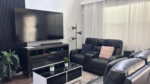 Veranda Palms House | 6 Bedrooms 55 Bathrooms Veranda Palms 2518 Dc