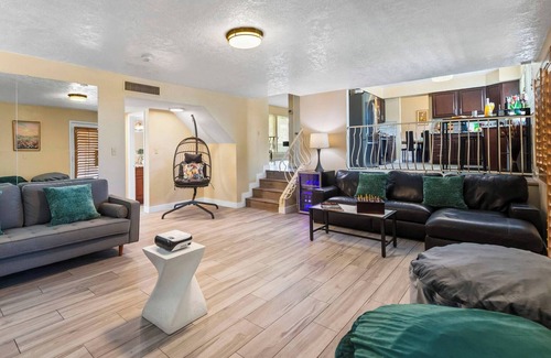 Las Vegas House | 6 Beds 3 Baths Pool BBQ Near the Strip