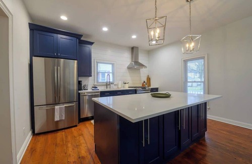 Three Oaks Apartment | 6-Guest Apt Steps to Journeyman & Downtown 3 Oaks!