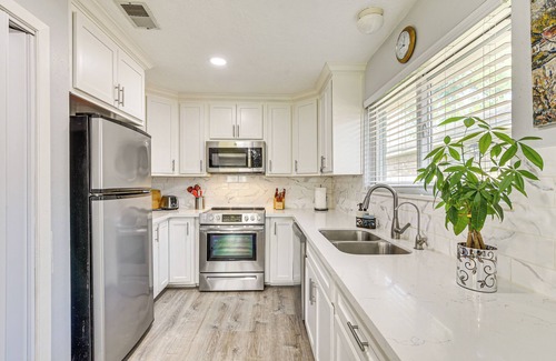 Heritage Park House | 6 Mi to Clear Lake: Family Home w/Patio & Yard
