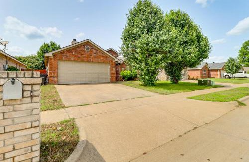Granbury House | 6 Mi to Historic Granbury Square Home with Patio