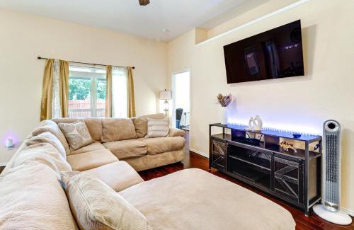 Granbury House | 6 Mi to Historic Granbury Square Home with Patio