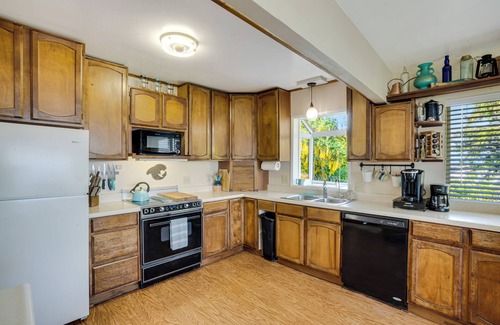 Ketchikan Cottage | 6 Mi to Main St: Oceanfront Cottage in Ketchikan