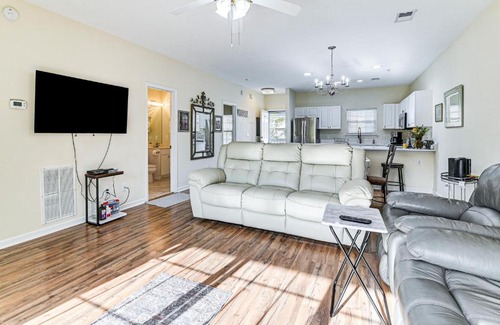 Socastee Apartment | 6 Mi to Myrtle Beach Hot Spots Cozy Condo!