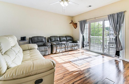 Socastee Apartment | 6 Mi to Myrtle Beach Hot Spots Cozy Condo!
