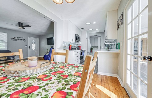 Palm Harbor House | 6 Mi to Sponge Docks: Lake Tarpon Getaway w/Dock!