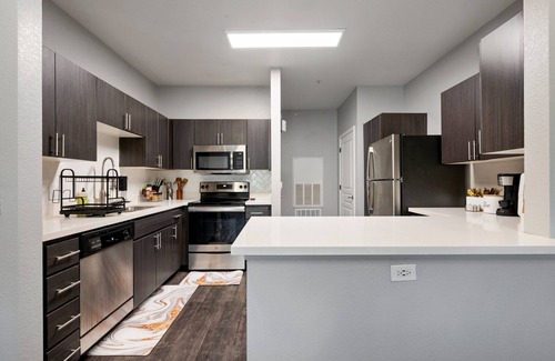 Deer Valley Apartment | 6 Miles From Banner thunderbird w/Pool and Gym