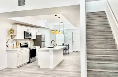 Highland Park House | 6 min downtown New home