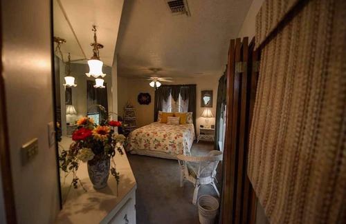 Wimberley House | 6 Oaks on the Blanco – A River Retreat Like No Other