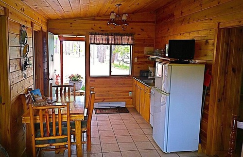 Rapid City Cabin | 6 Person Cabin near Mount Rushmore
