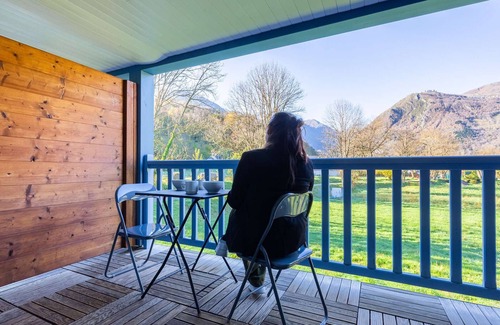 Bourisp Apartment | 6-person duplex in Bourisp with balcony, private parking & ski locker
