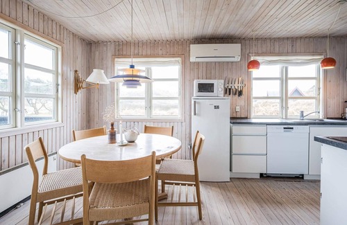 Henne Strand House | 6 person holiday home in Henne