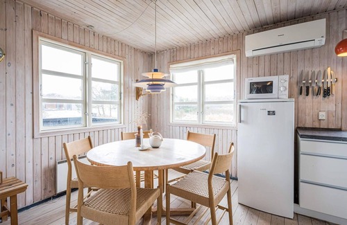 Henne Strand House | 6 person holiday home in Henne