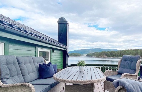 Lindas House | 6 person holiday home in LINDÅS