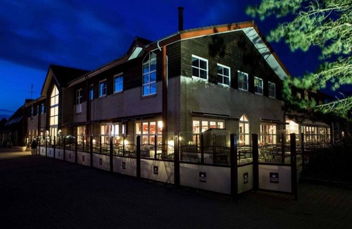 Sønderstrand House | 6 Person Holiday Park Home in Romo