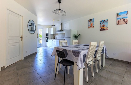 Soustons Apartment | 6-Person Vacation Apartment in Soustons – Modern Comfort, Private Garden & Outdoor Terrace