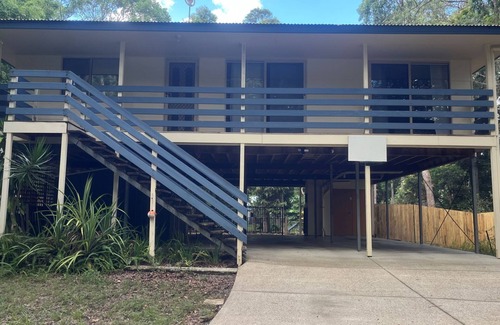 Rainbow Beach House | 6 Redwood Court – Rainbow Shores. Perfect for the family. Pets welcome, fenced yard.