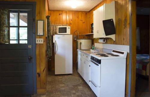 Park Rapids Condo | 6* Riverfront resort, swim. dine, Kayak, Adventure