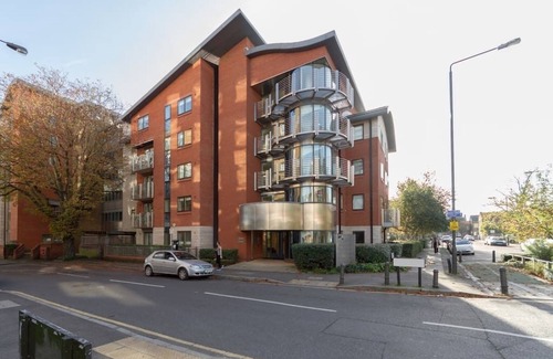 Wimbledon Apartment | 6 The Courtyard - 2 bedroom apartment