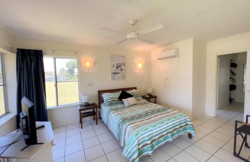 Wongaling Beach Apartment | 6 Ulysses - Spacious Beachfront Apartment
