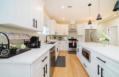 West Codman Hill - West Lower Mills Apartment | 60-3 3BR Boston - Sleek Apartment near Franklin Park