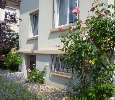 Devant-les-Ponts Apartment | 60 m² Apartment ∙ 2 bedrooms ∙ 4 guests