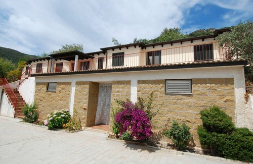 Jerzu Apartment | 60 m² Apartment ∙ 1 bedroom ∙ 4 guests