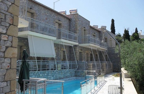 Stoupa Apartment | 60 m² Apartment ∙ 2 bedrooms ∙ 4 guests