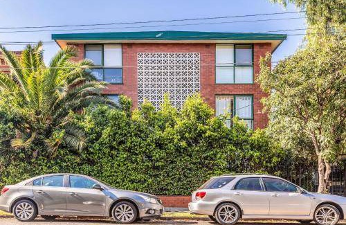 St Kilda Apartment | 60 m² Apartment ∙ 2 bedrooms ∙ 4 guests