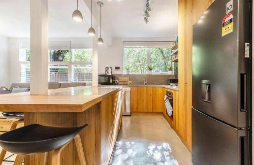 St Kilda Apartment | 60 m² Apartment ∙ 2 bedrooms ∙ 4 guests