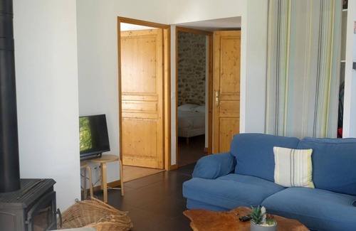 Chailly-en-Biere House | 60 m² Gîte ∙ 2 bedrooms ∙ 4 guests