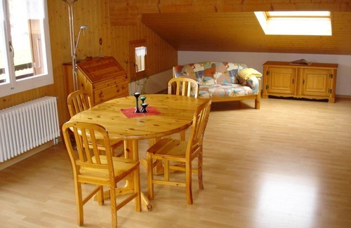 Sigriswil House | 60 m² House ∙ 1 bedroom ∙ 4 guests