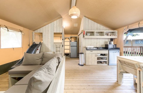 Neufchateau Other | 60 m² Tent ∙ 3 bedrooms ∙ 8 guests