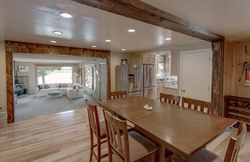 Crosslake Cottage | 6000 Sq Feet w/Year Around Indoor Pool-King Beds