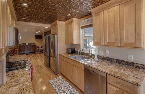 Crosslake Cottage | 6000 Sq Feet w/Year Around Indoor Pool-King Beds