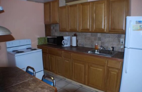 Port Mansfield Condo | 601 Baffin - Cozy little cottage! Screened in front porch.