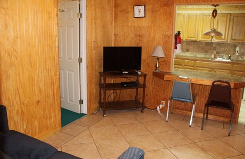 Port Mansfield Condo | 601 Baffin - Cozy little cottage! Screened in front porch.