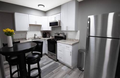 St. Charles Historic District Apartment | 604 1 Two Bedroom One Bath with King near Main Street