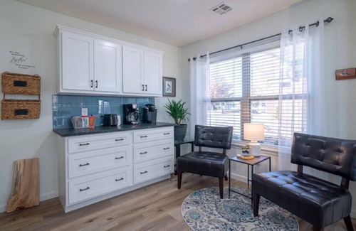 Edmond House | 604 - Upscale, Modern & Comfortable, Pet friendly