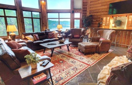 Ingalls House | 608 m² House ∙ 8 bedrooms ∙ 18 guests