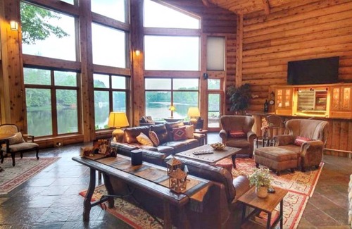Ingalls House | 608 m² House ∙ 8 bedrooms ∙ 18 guests