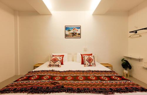 Hin Lek Fai Resort | 60s Town