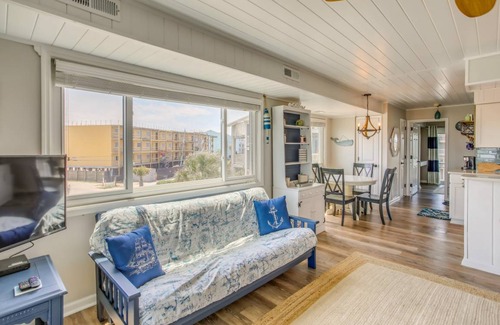 North Carolina Coast Apartment | 61 m² Apartment ∙ 1 bedroom ∙ 4 guests