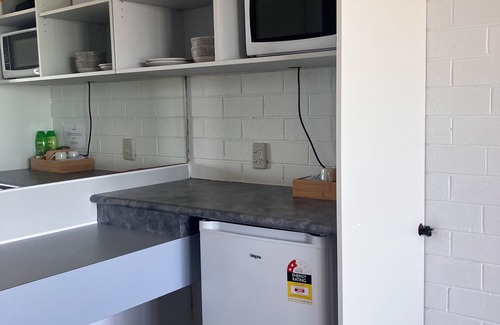 Skenes Creek Hotel | 61 OCEAN ROAD MOTEL