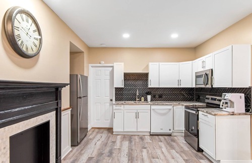 Natchez Condo | 610 Franklin: Downstairs | 2/2 | Heart of Downtown | Pet Friendly w/fee