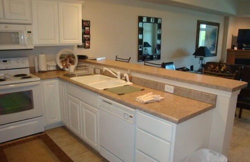 Osage Beach Condo | 6105 Towers! Quiet! Elevators, indoor pool. Oct-May Travel Nurses welcome!